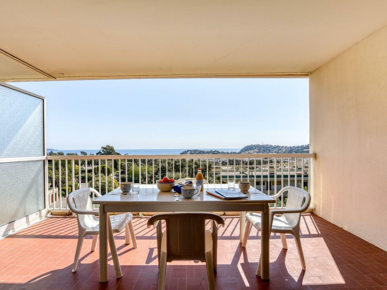 Apartment Les Mimosas-1 By Interhome Cavalaire-sur-Mer Luaran gambar